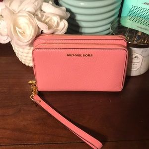 Michael Kors Wallet / Wristlet